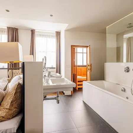 Grand 4* Alkmaar