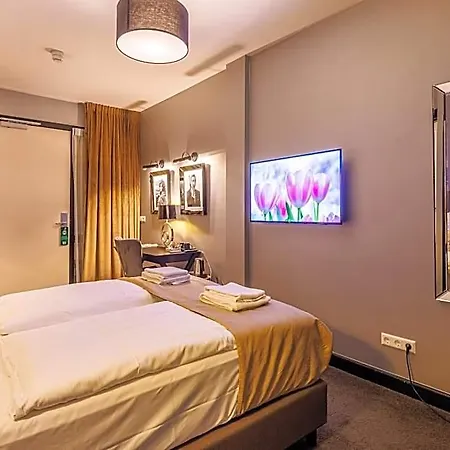 Hotell Grand 4*